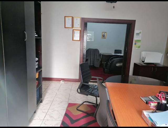 3 BEDROOM HOUSE FOR SALE IN BEZUIDENHOUT VALLEY